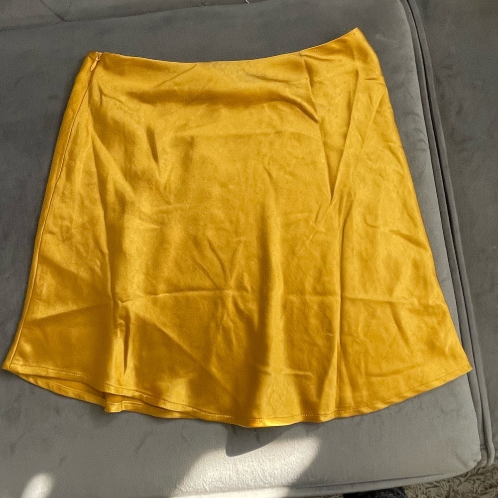 NWT Lulu Mini Skirt - Picture 3 of 8
